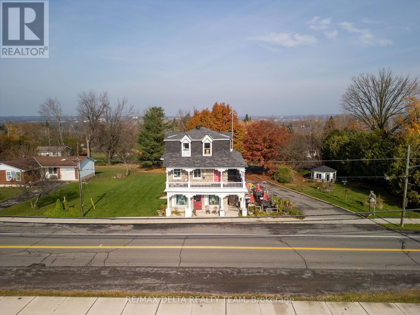 2607 OLD MONTREAL ROAD