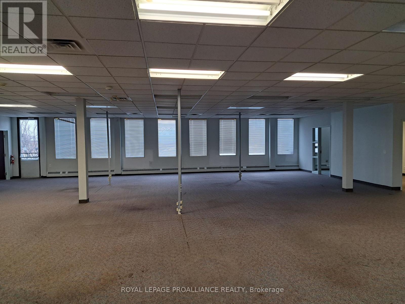2 – 2479 PARKEDALE AVENUE