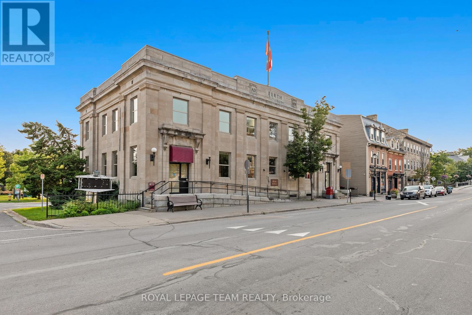 81 GORE STREET E