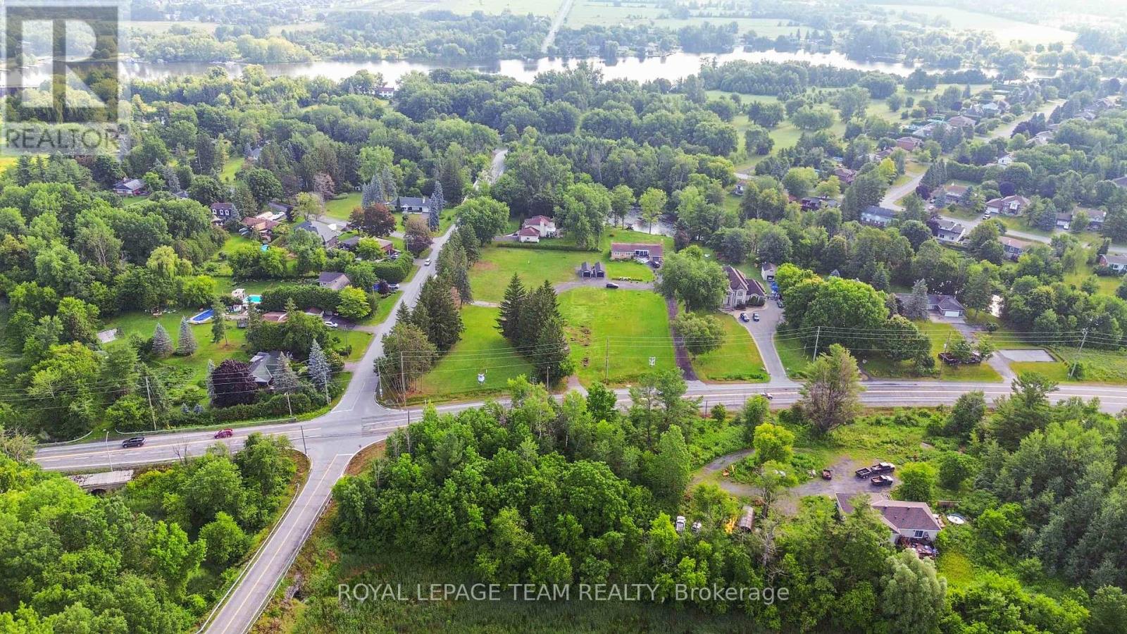 4003 RIDEAU VALLEY DRIVE N