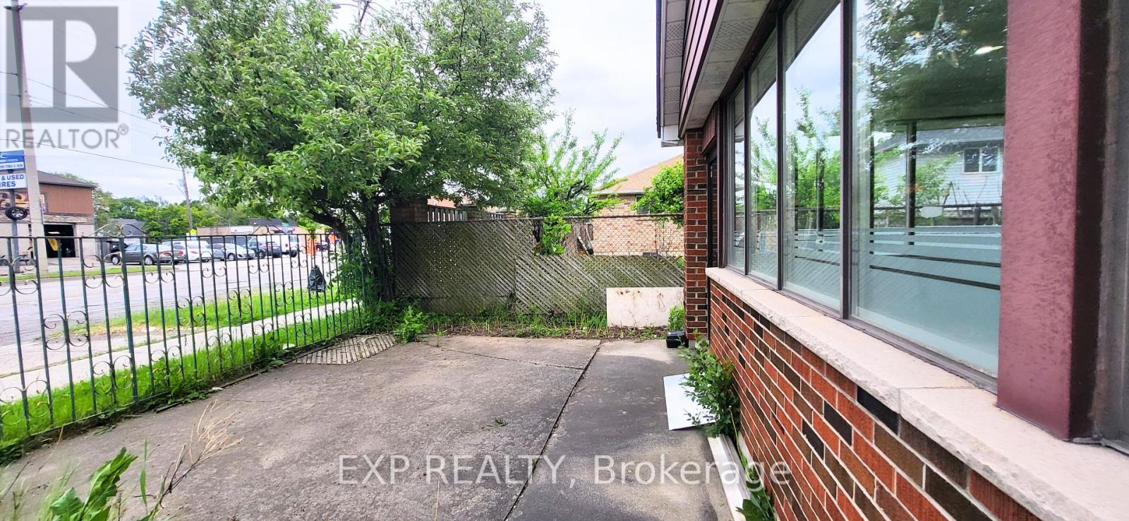 130 QUEENSTON ROAD