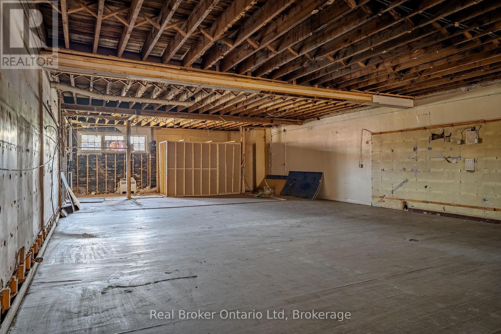# 2 – 937 2ND AVENUE E