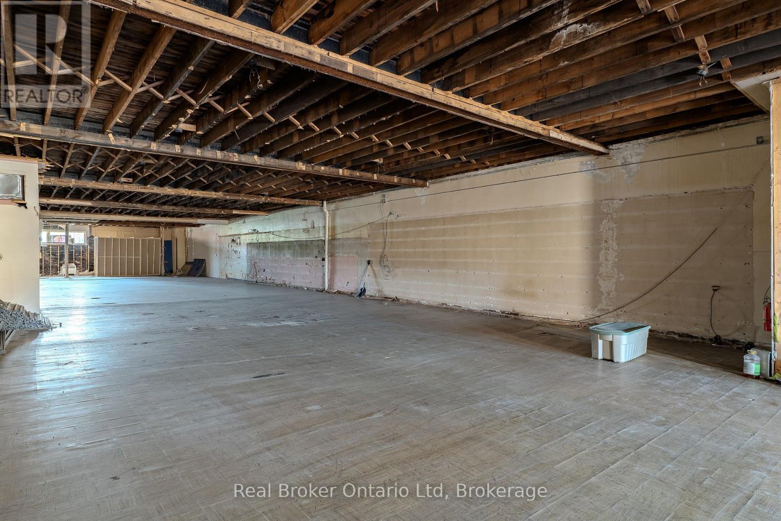 # 2 – 937 2ND AVENUE E
