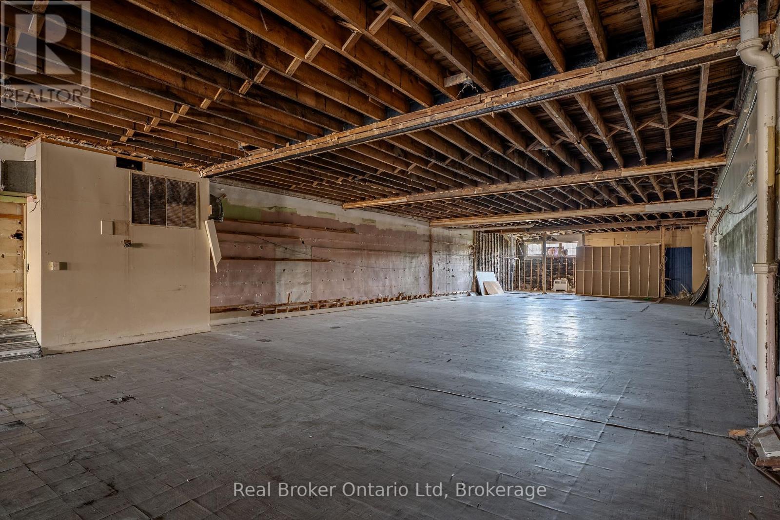 # 2 – 937 2ND AVENUE E
