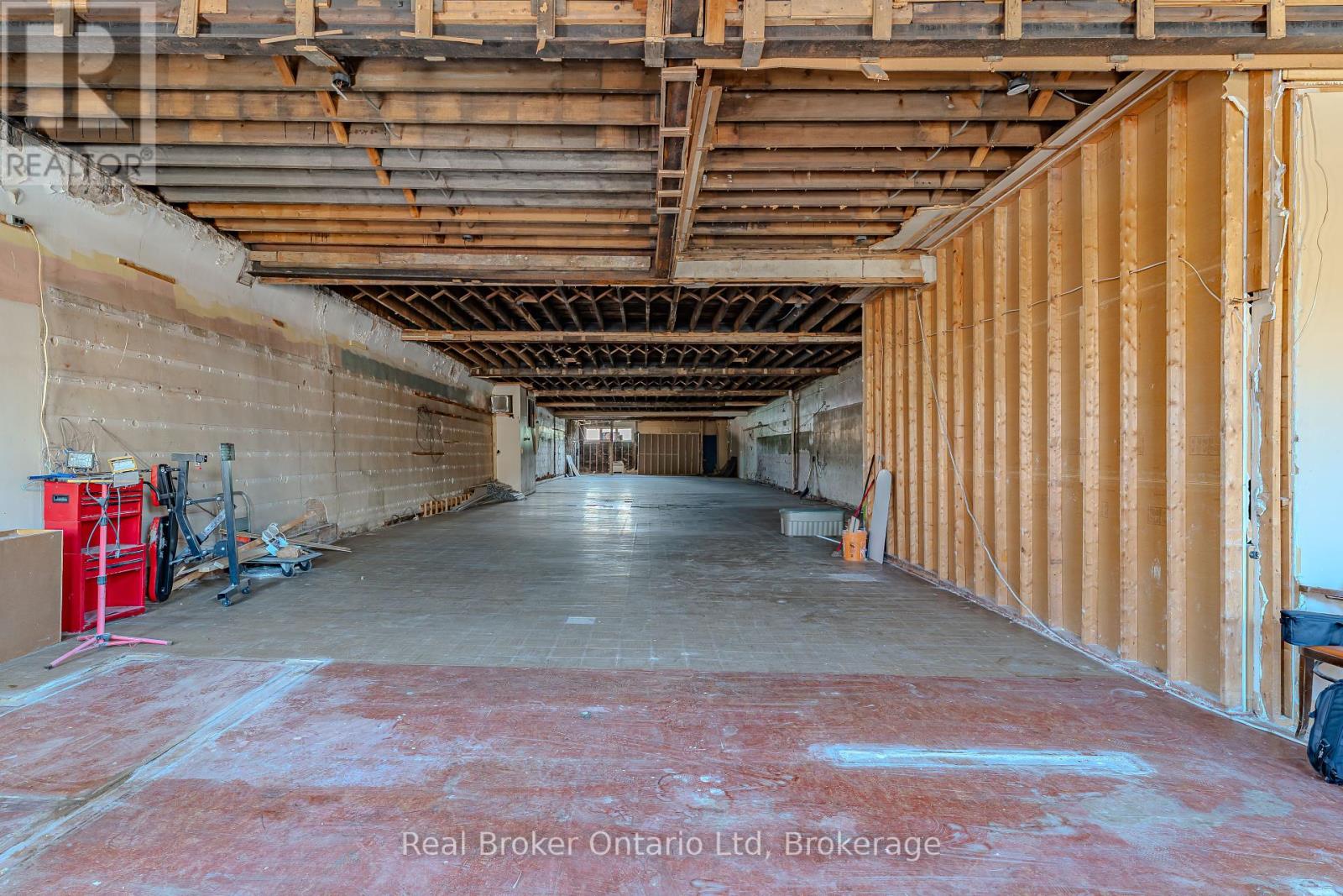 # 2 – 937 2ND AVENUE E