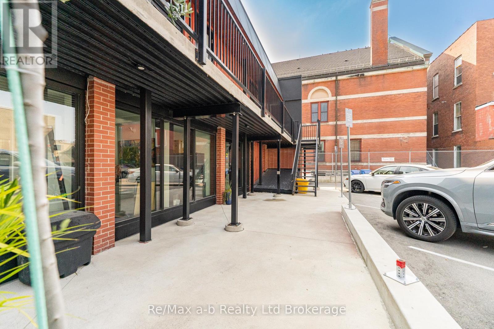 102 – 145 ONTARIO STREET