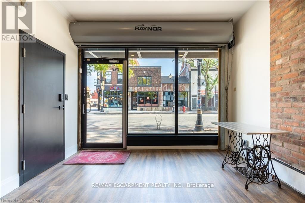 299 JAMES STREET N
