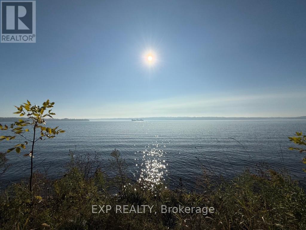 671 NORTH SHORE DRIVE E