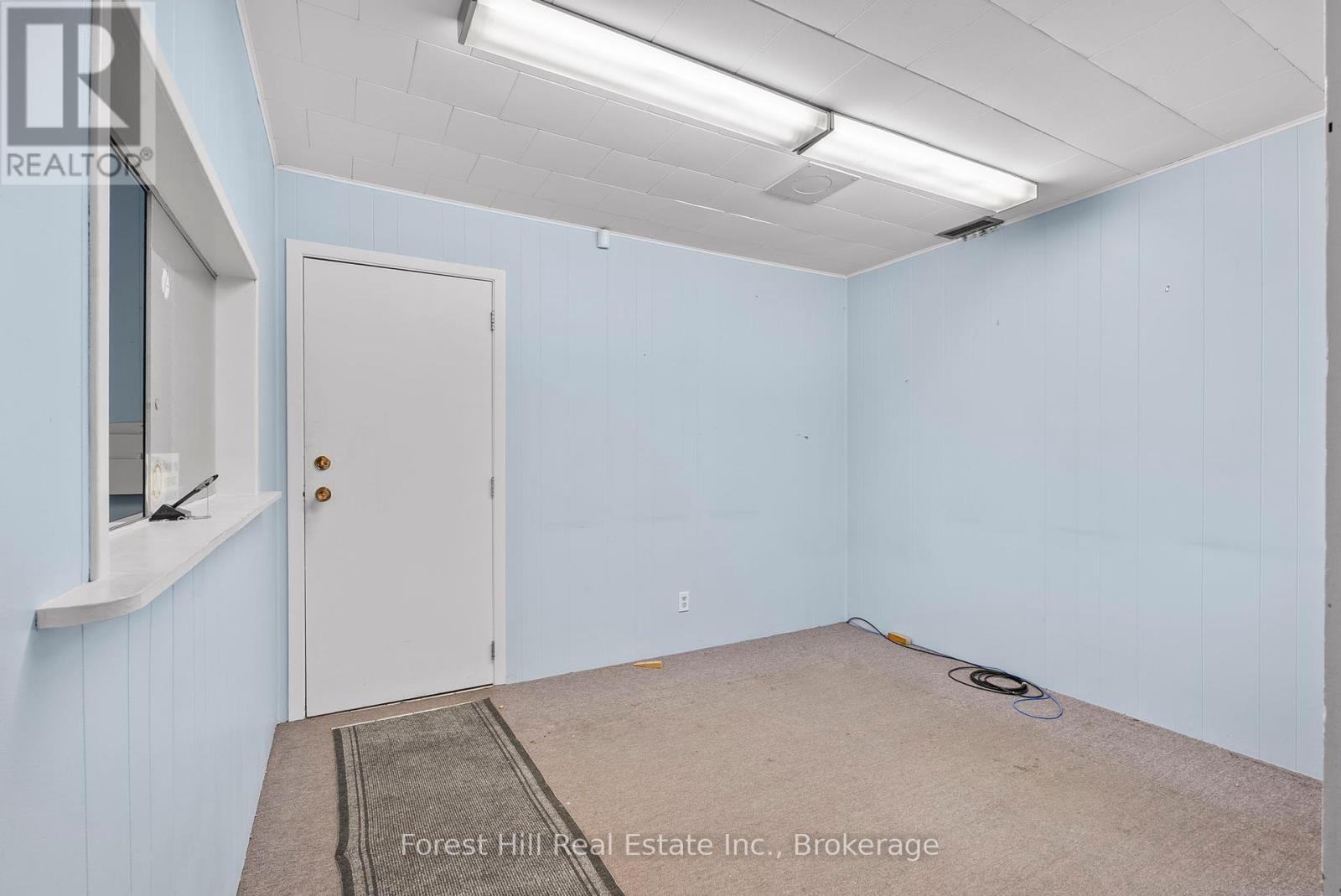 UNIT #5 – 868 3RD AVENUE E