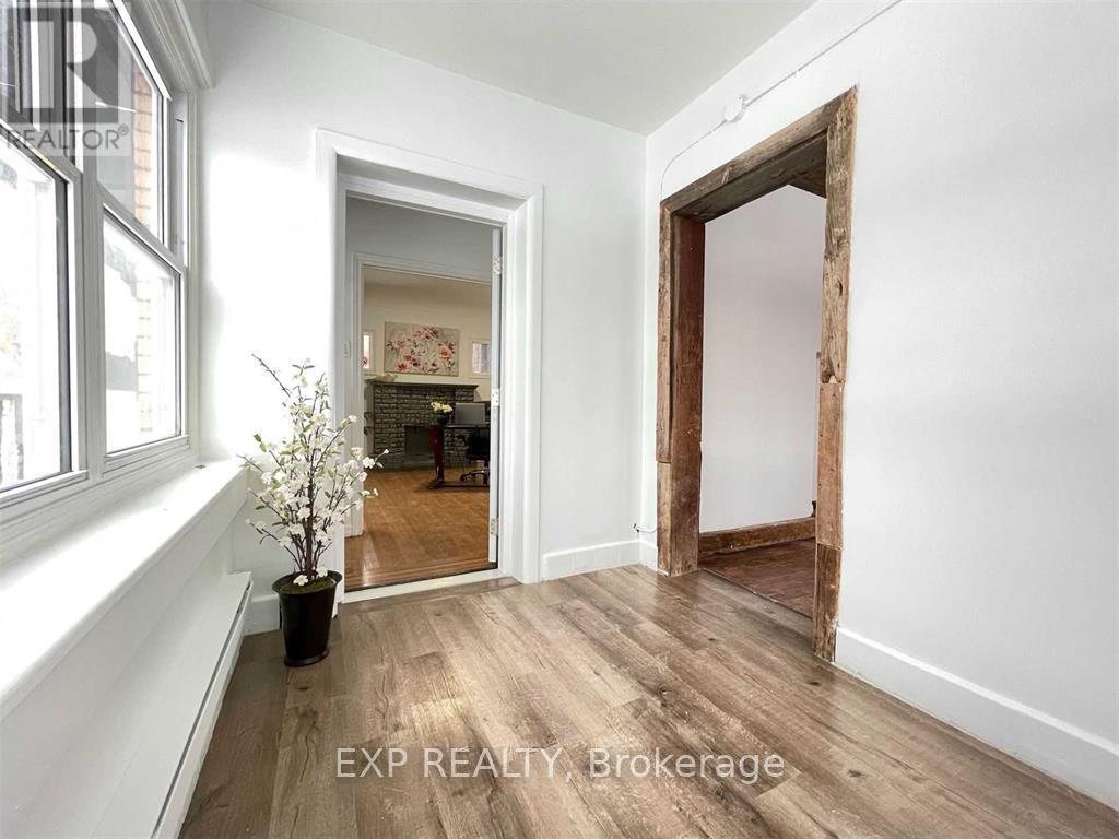 229 LOCKE STREET S