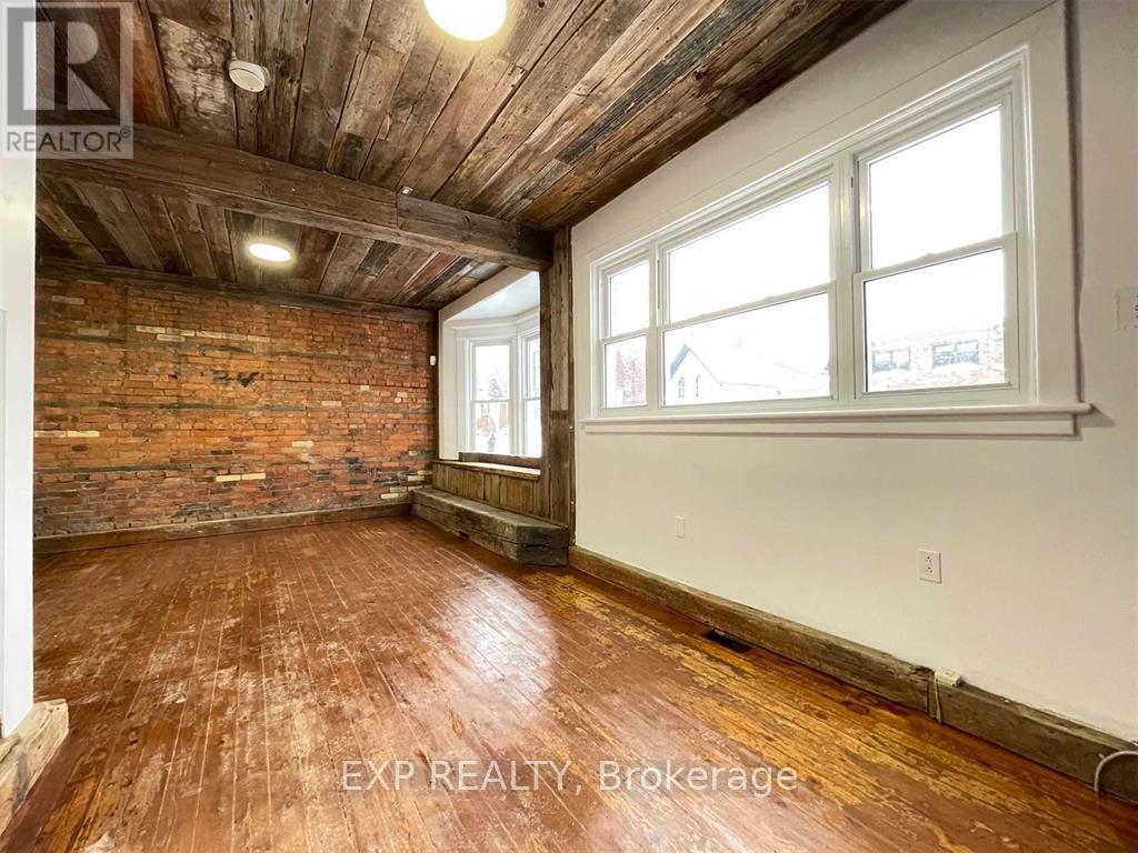 229 LOCKE STREET S