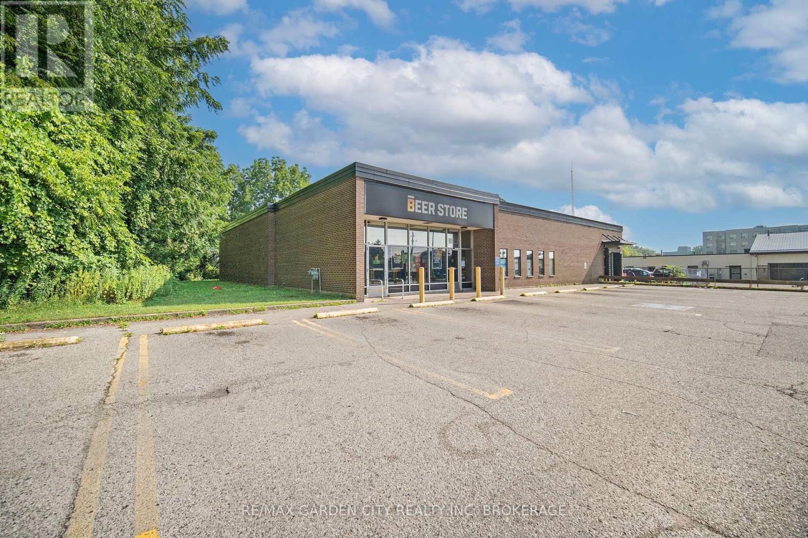 114 CONCESSION STREET E
