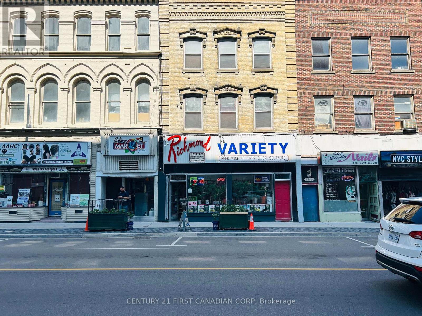 396 RICHMOND STREET