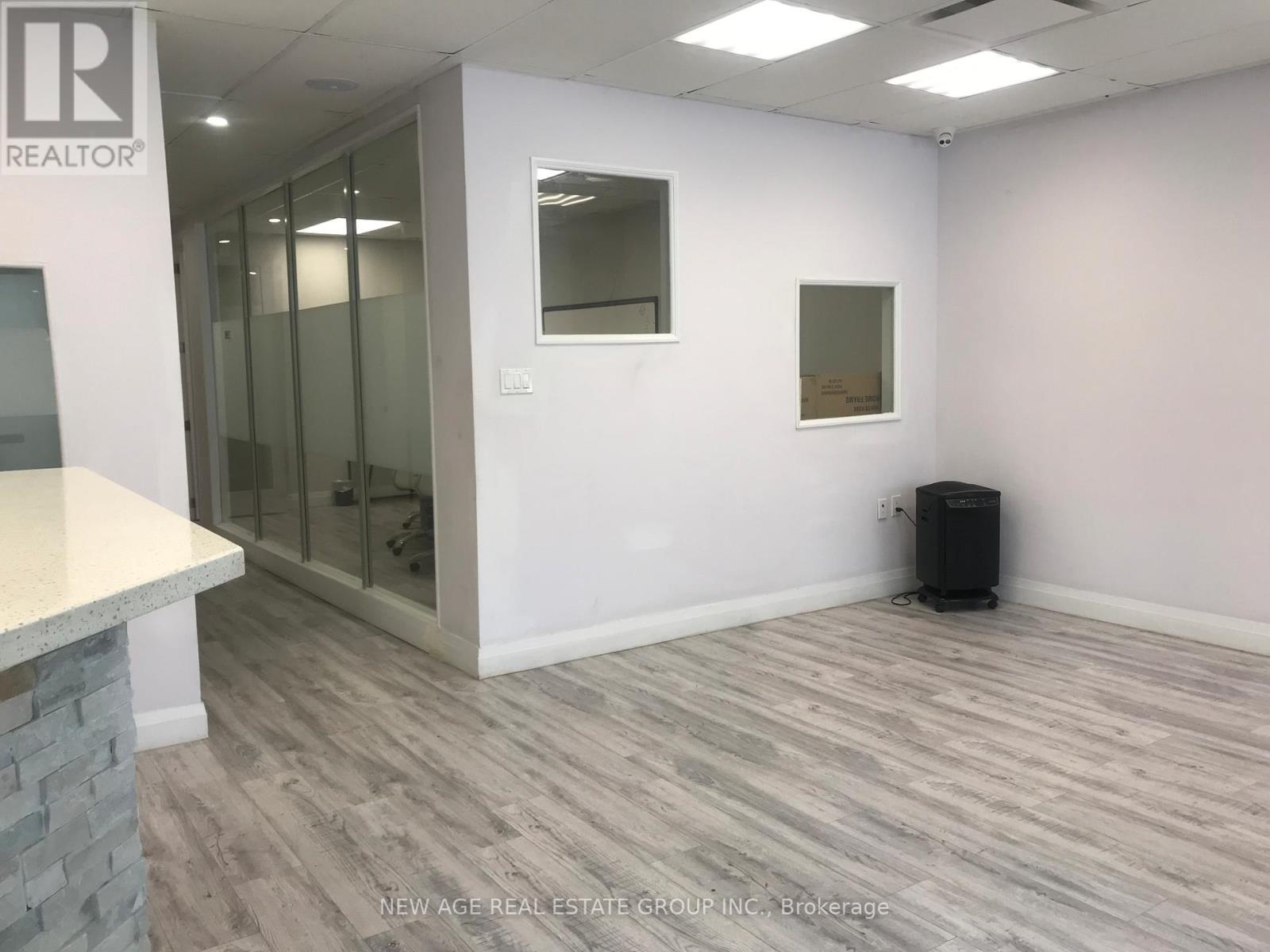 OFF#1 – 279 KENILWORTH AVENUE N