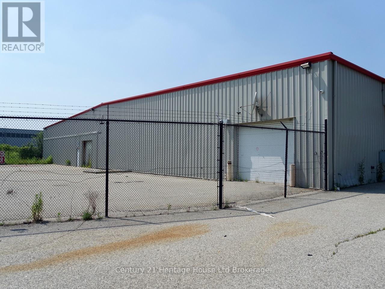 1344 DUNDAS STREET E
