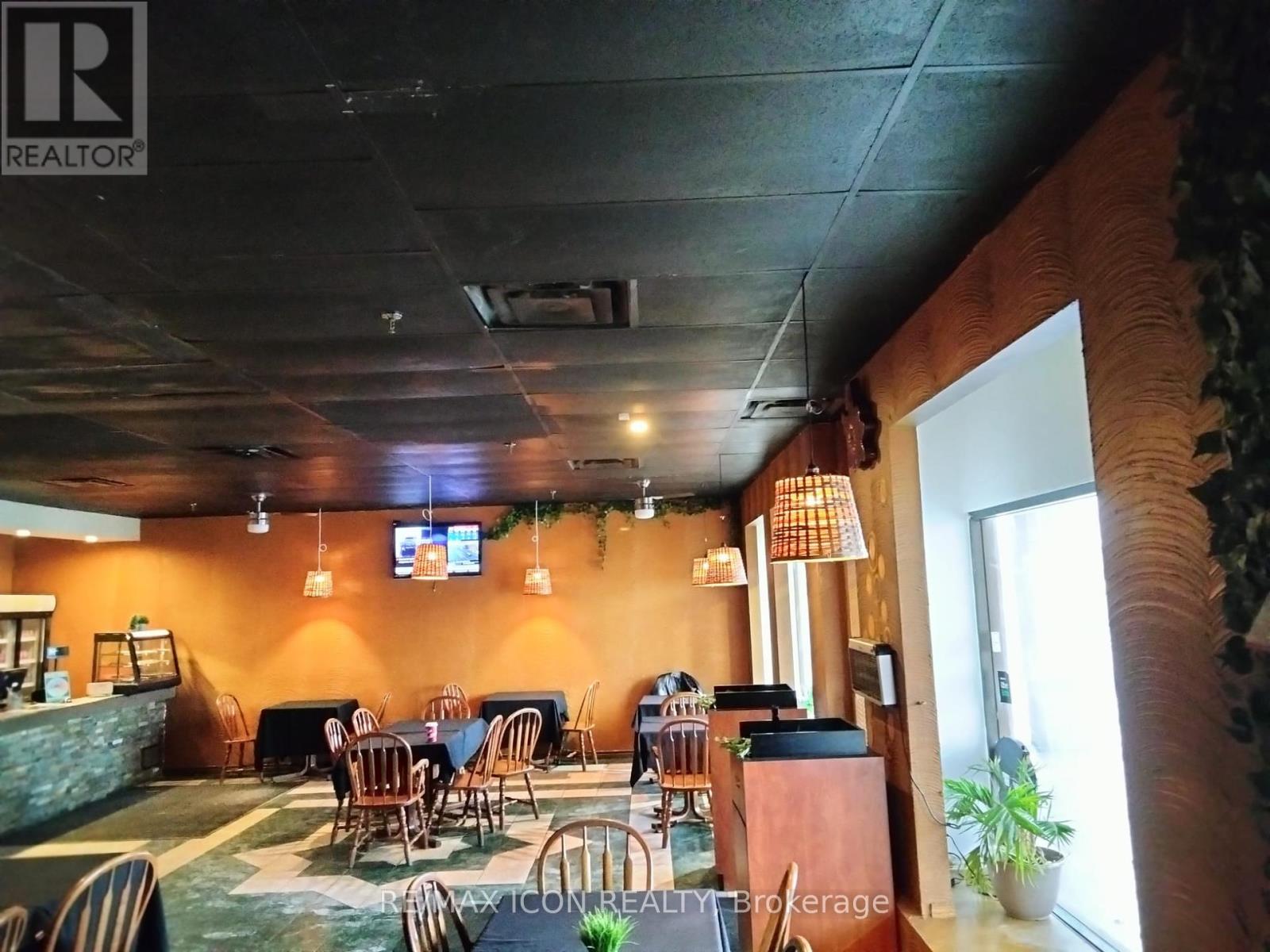 10 & 11 – 775 SOUTHDALE RD ROAD E