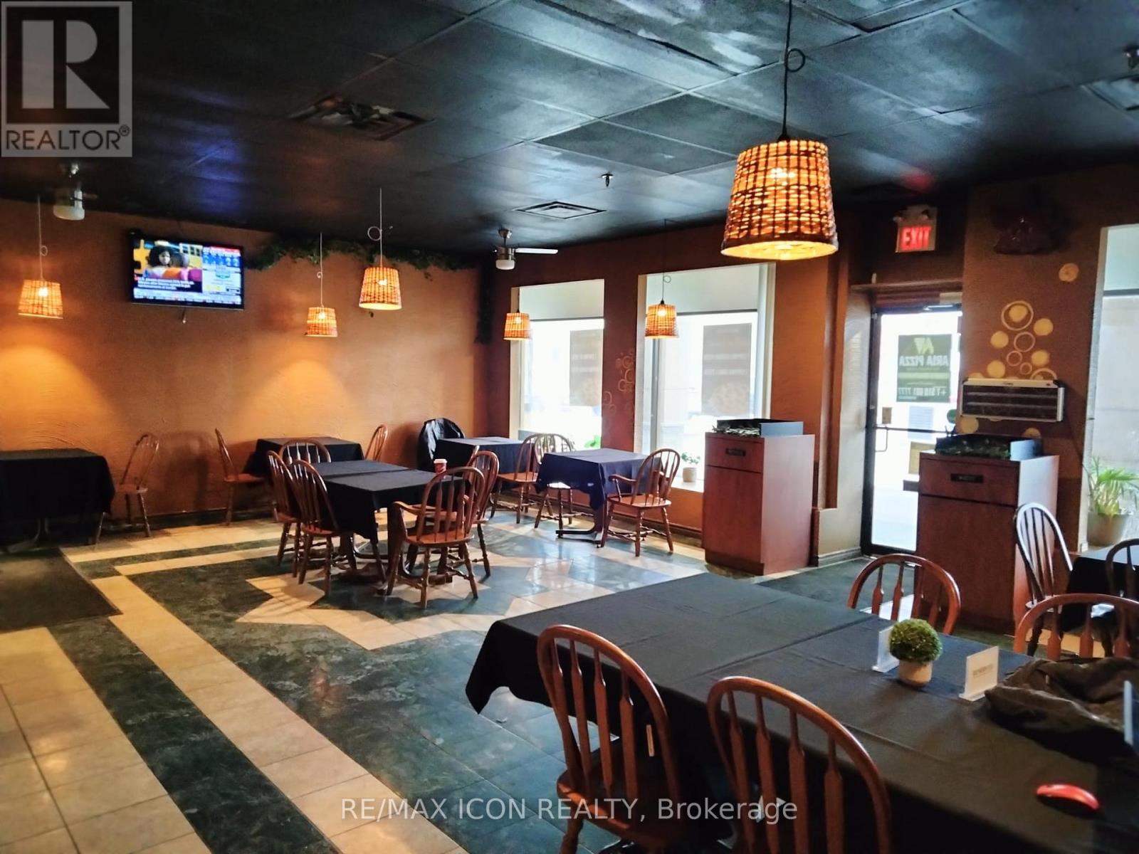 10 & 11 – 775 SOUTHDALE RD ROAD E