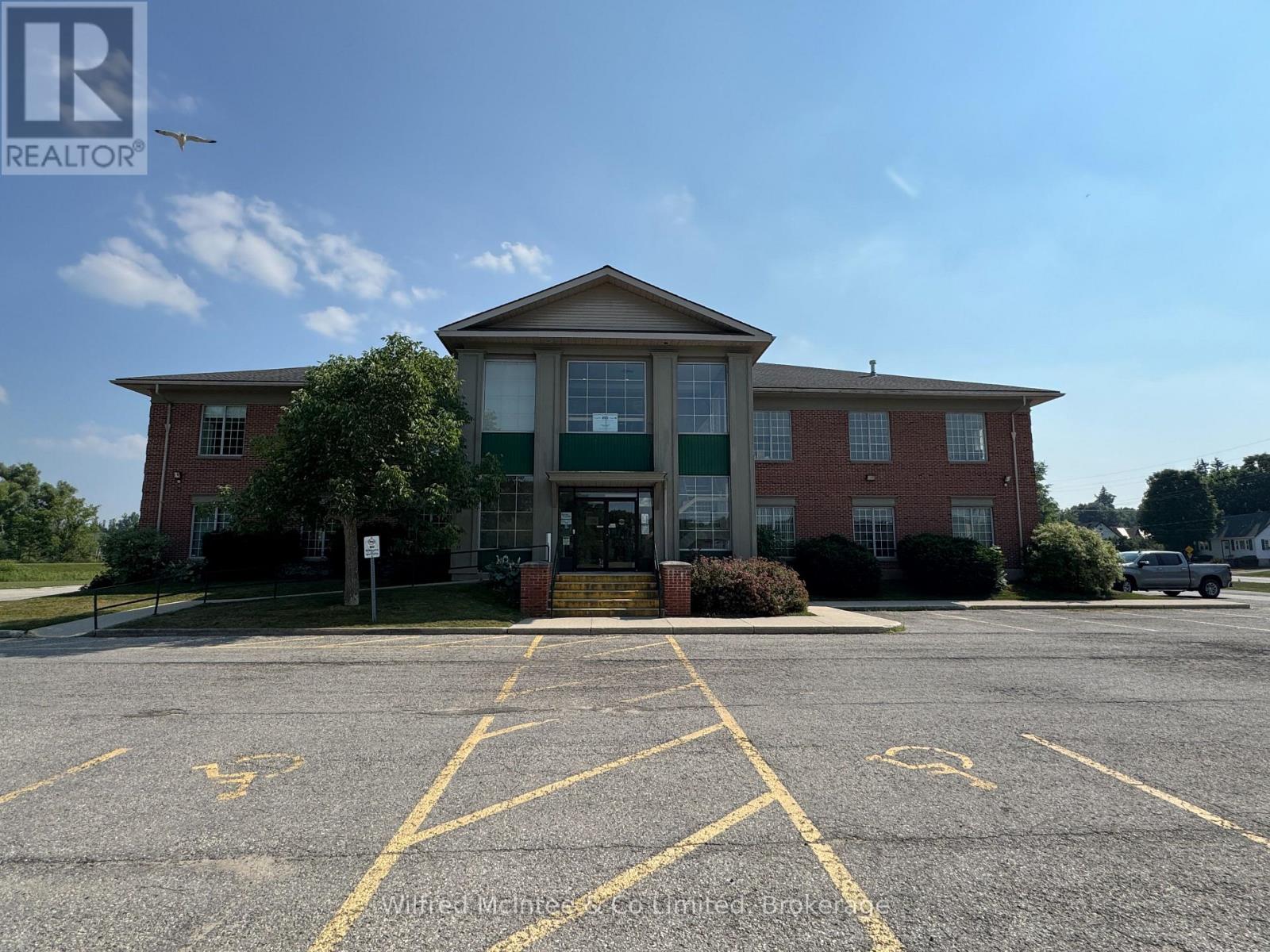 201 – 200 MCNABB STREET