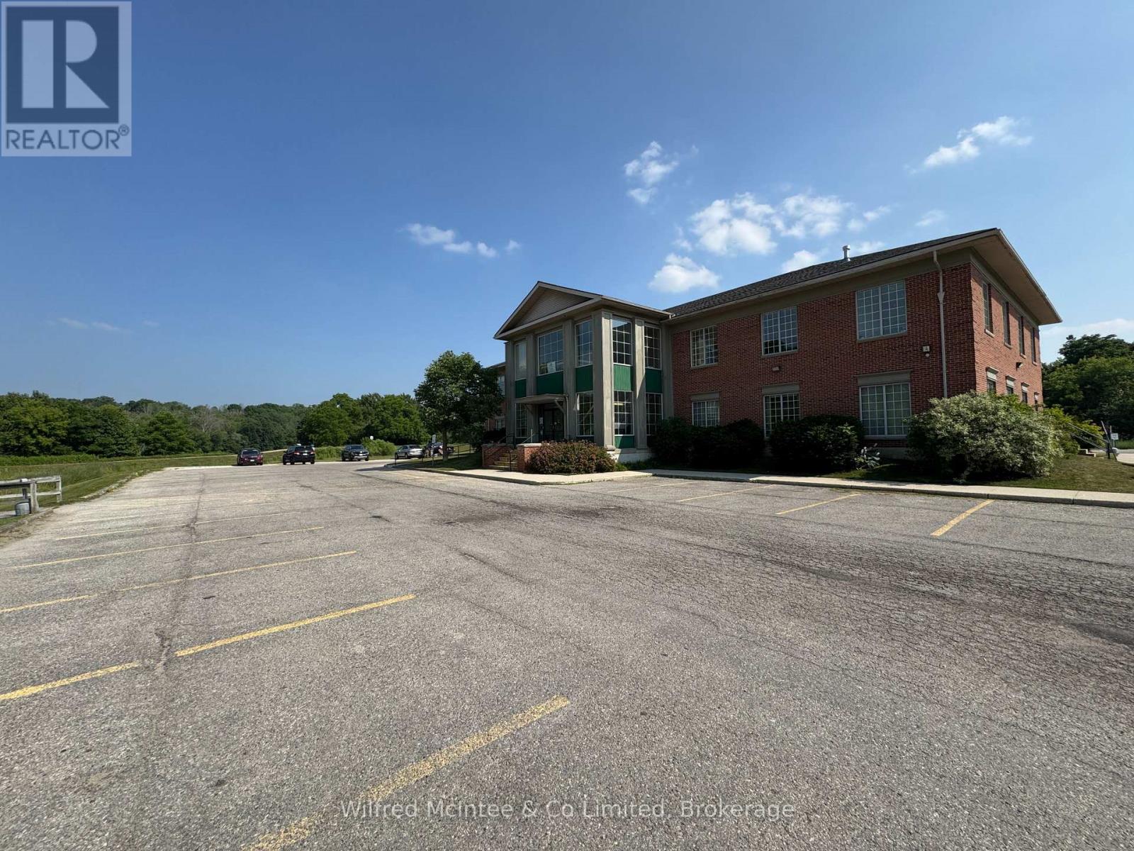 201 – 200 MCNABB STREET