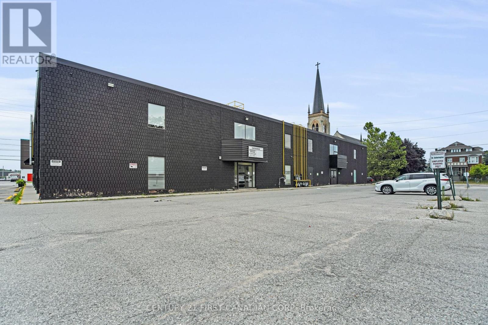 700 YORK STREET