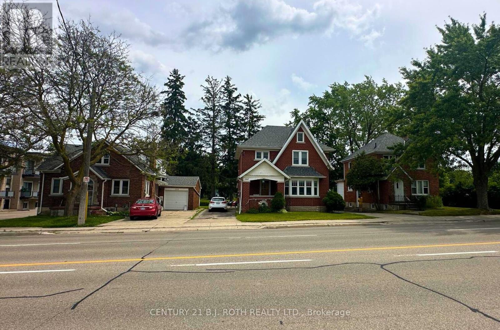 205-209 ERB STREET W