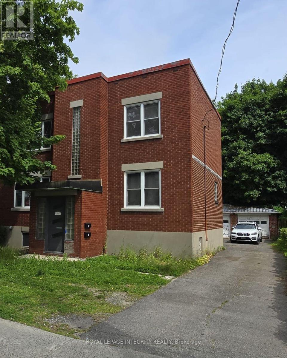 455 MCARTHUR AVENUE