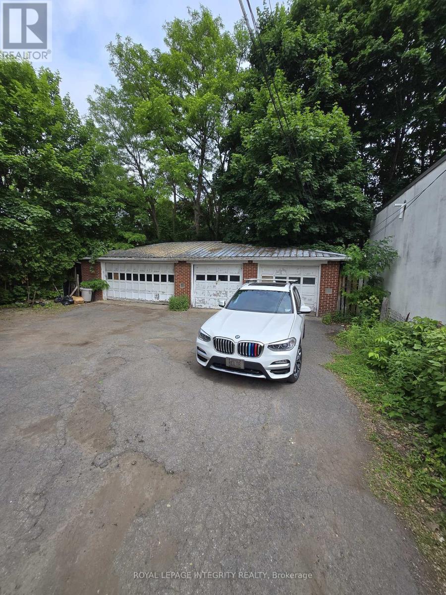 455 MCARTHUR AVENUE