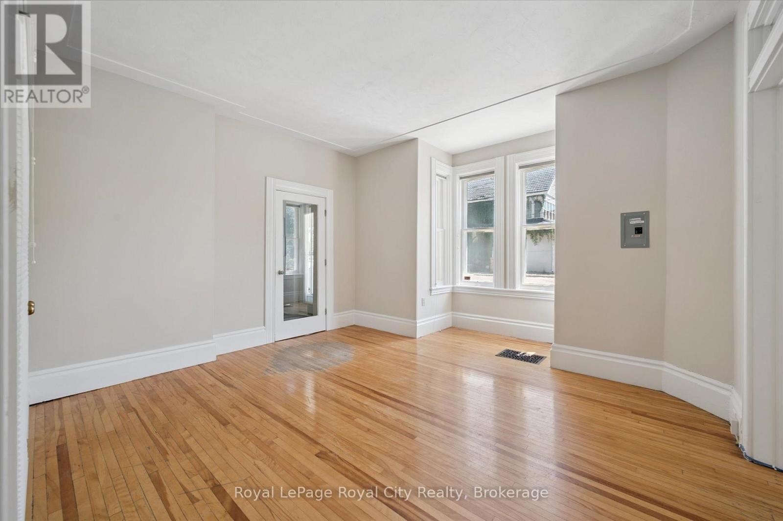 363 WOOLWICH STREET