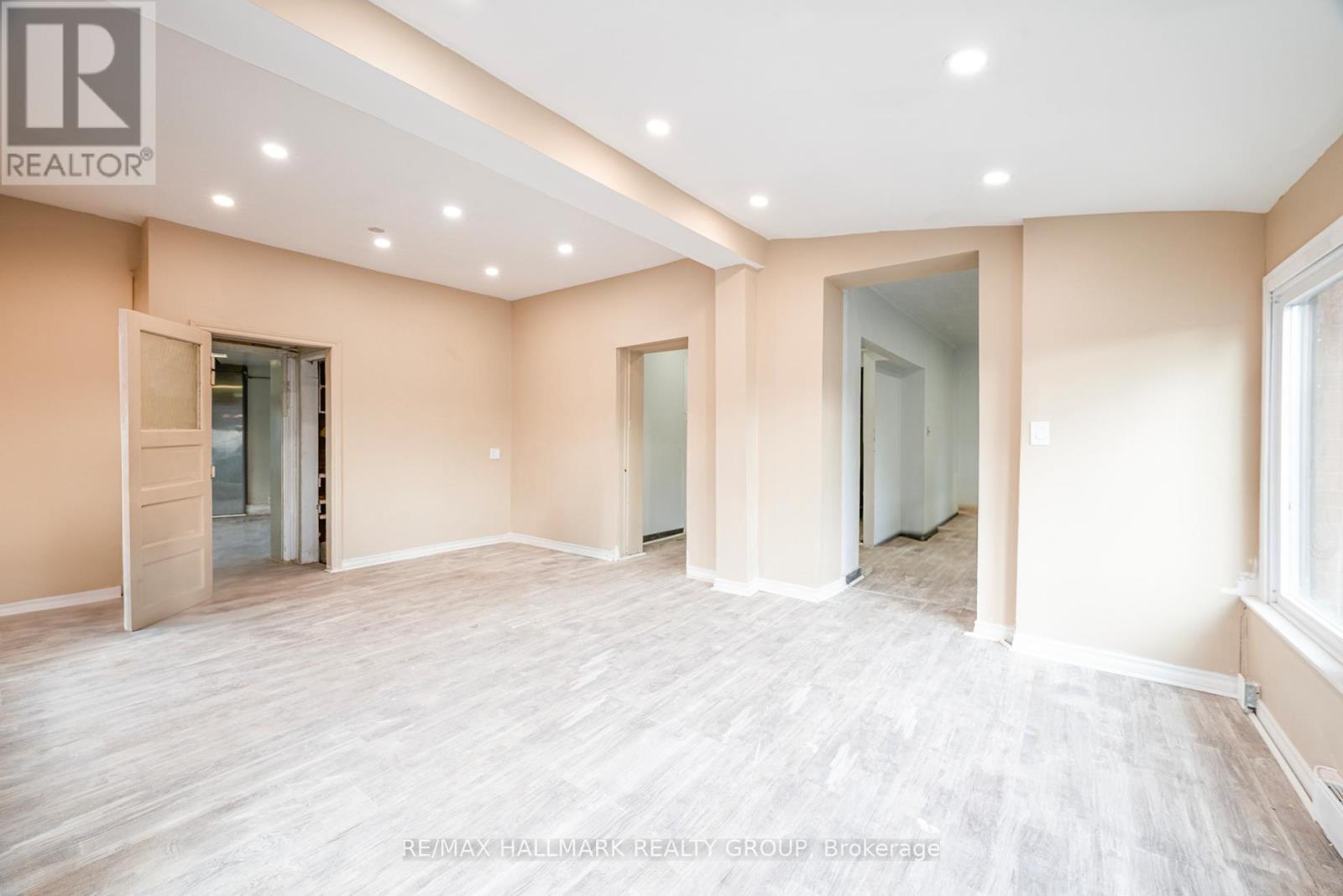 3-5561 MANOTICK MAIN STREET