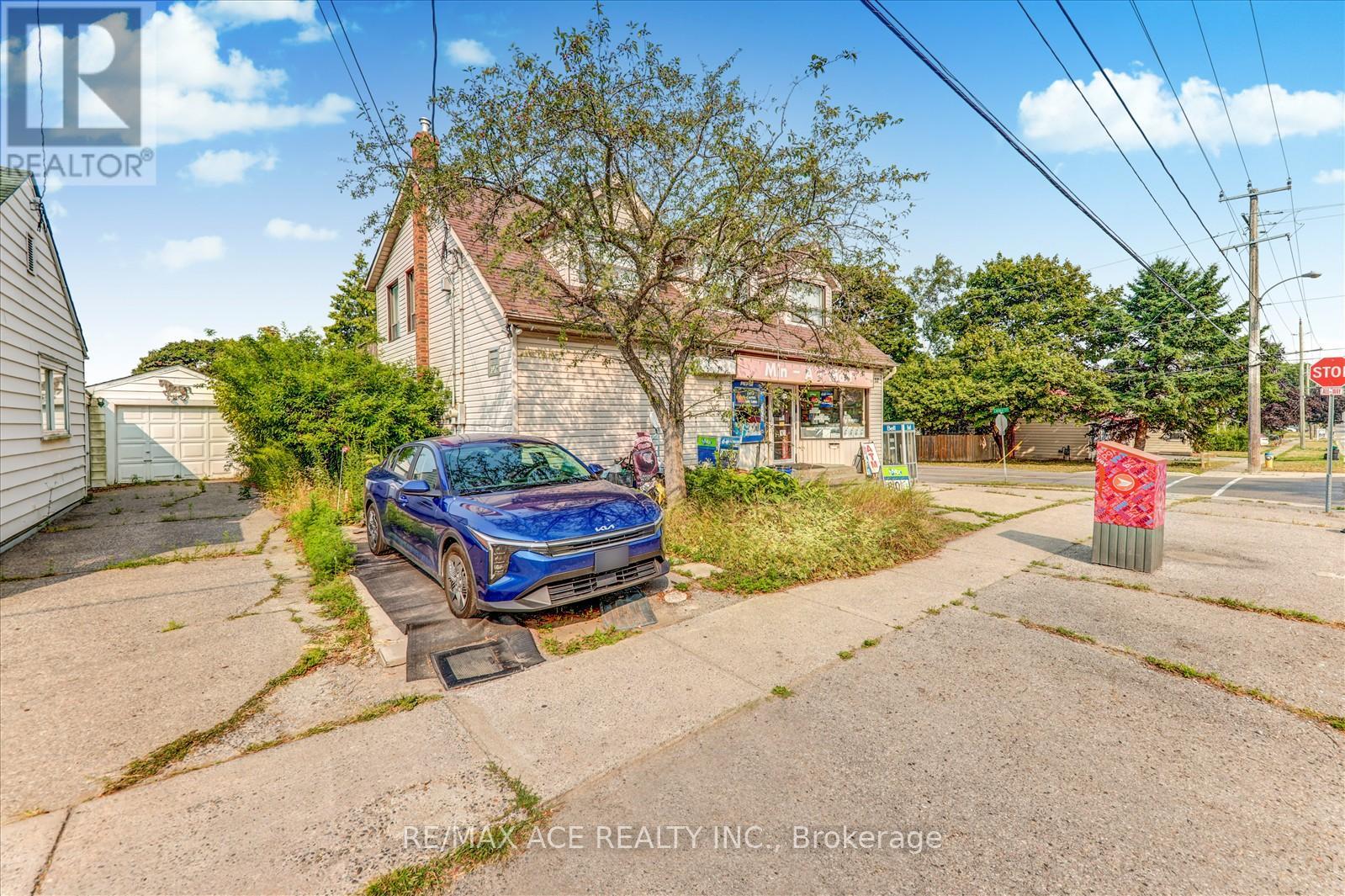 132 VICTORIA STREET N