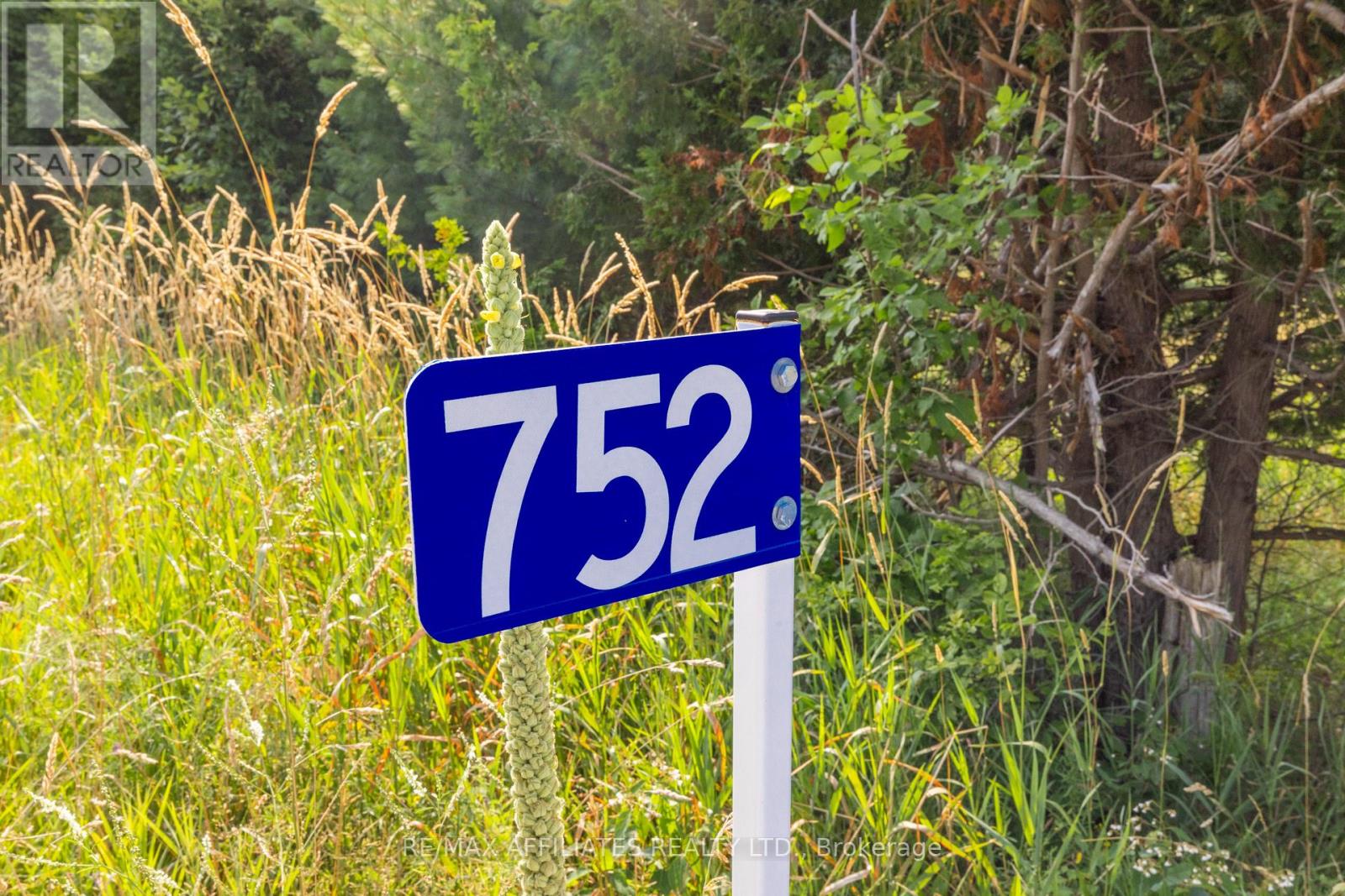752 BENNETT LAKE ROAD