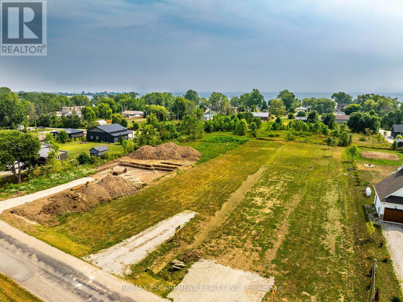 3252 LAKESHORE ROAD