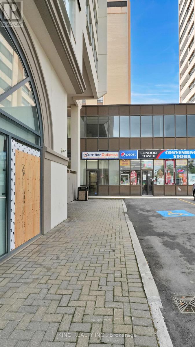 109-110 – 379 DUNDAS STREET