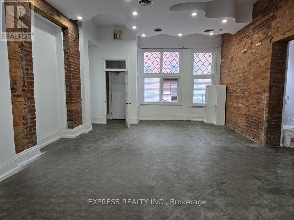 101B – 252 JAMES STREET S