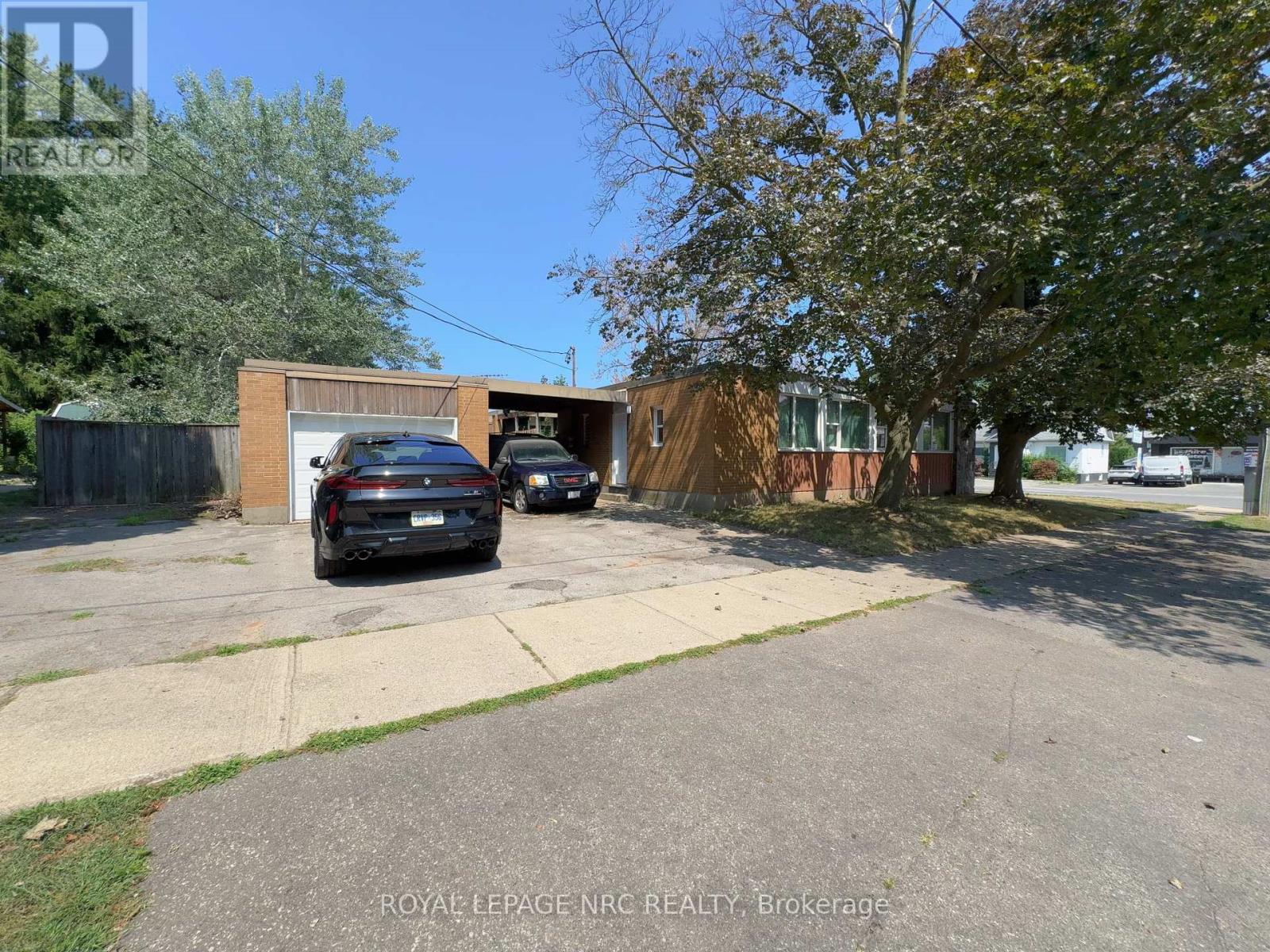 4213/4207 DRUMMOND ROAD