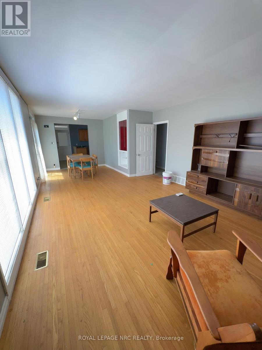 4213/4207 DRUMMOND ROAD