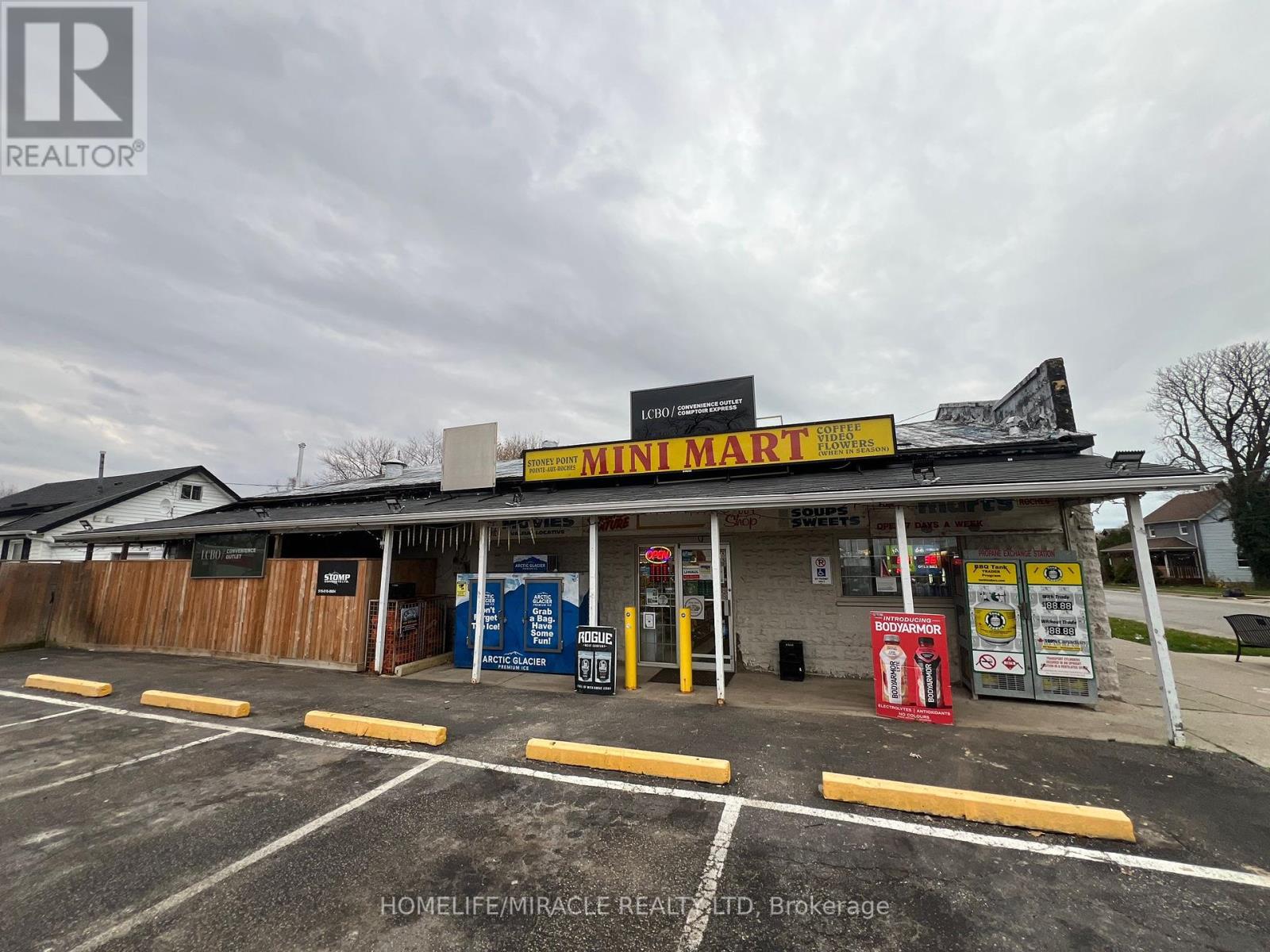 6955- 6957 TECUMSEH ROAD