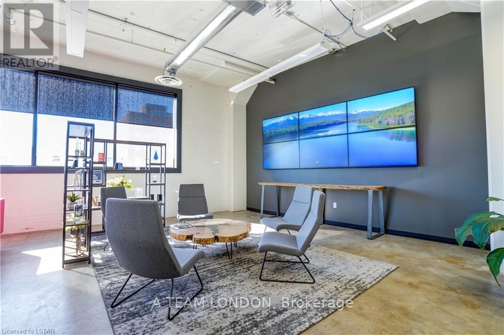 MULTI – 300 WELLINGTON STREET