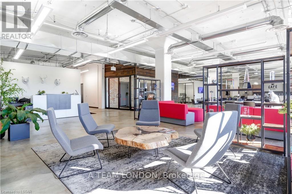 MULTI – 300 WELLINGTON STREET