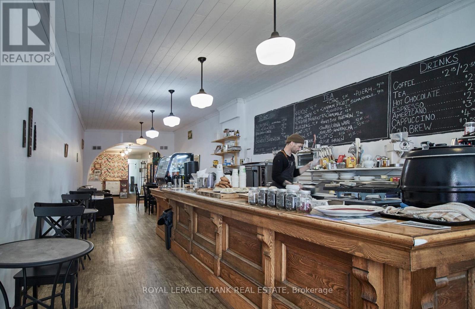 32-34 KING STREET W