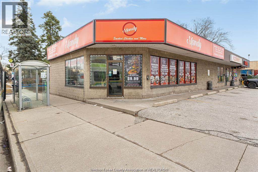 1705 WYANDOTTE STREET West