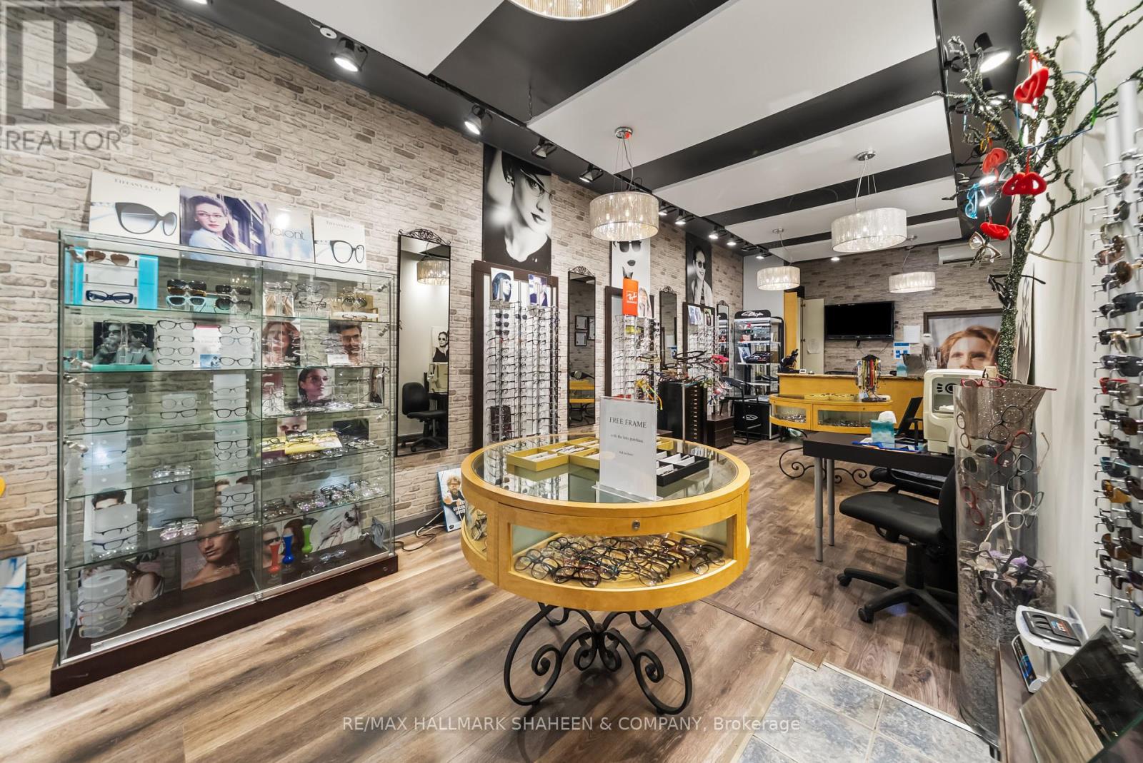 1126 EGLINTON AVENUE W