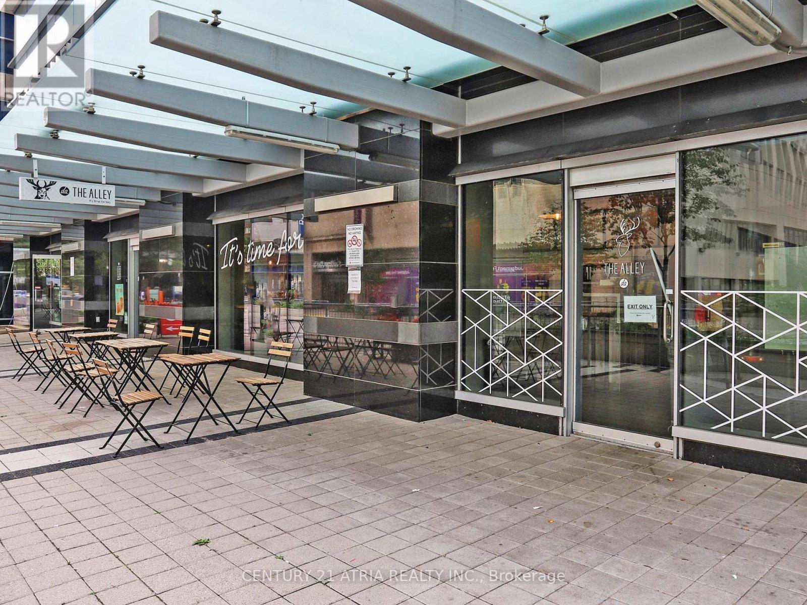 1 – 382 YONGE STREET