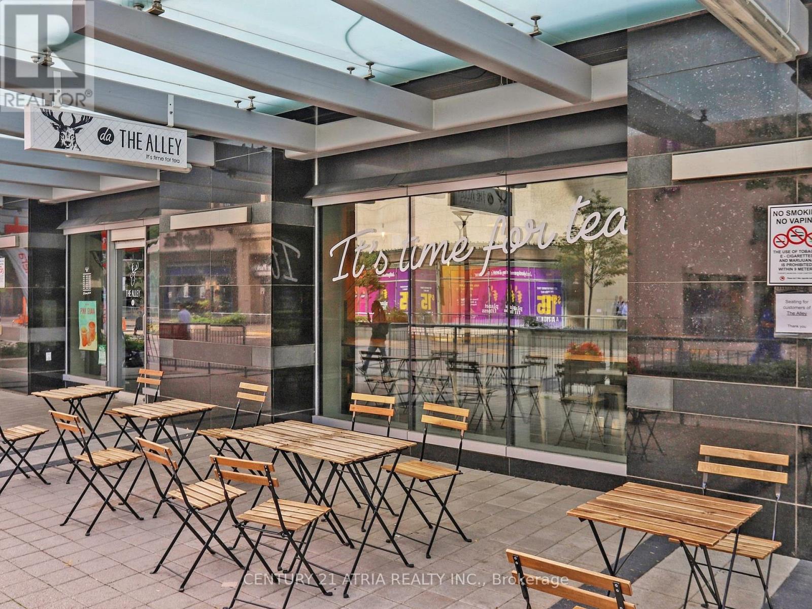 1 – 382 YONGE STREET