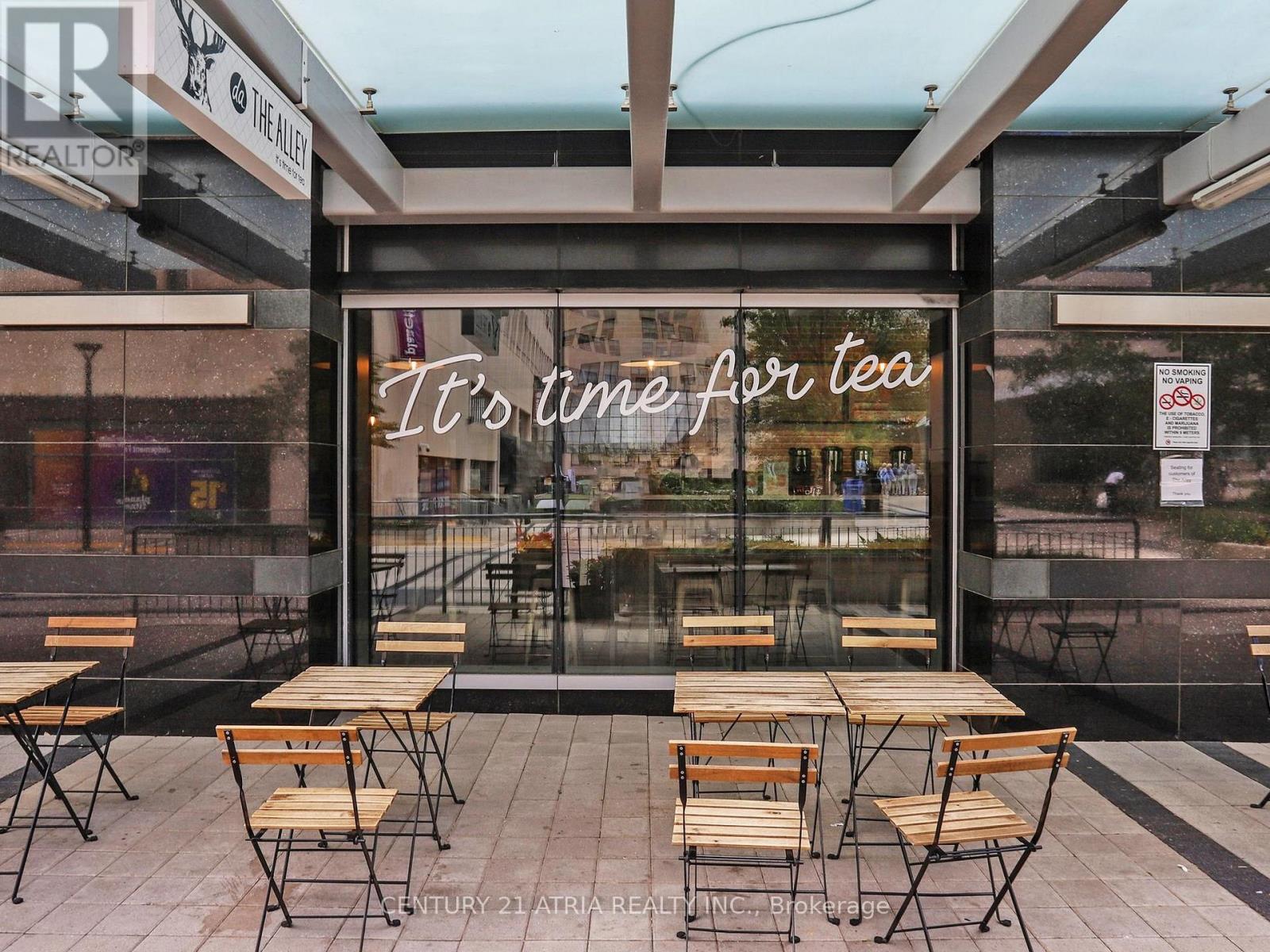 1 – 382 YONGE STREET