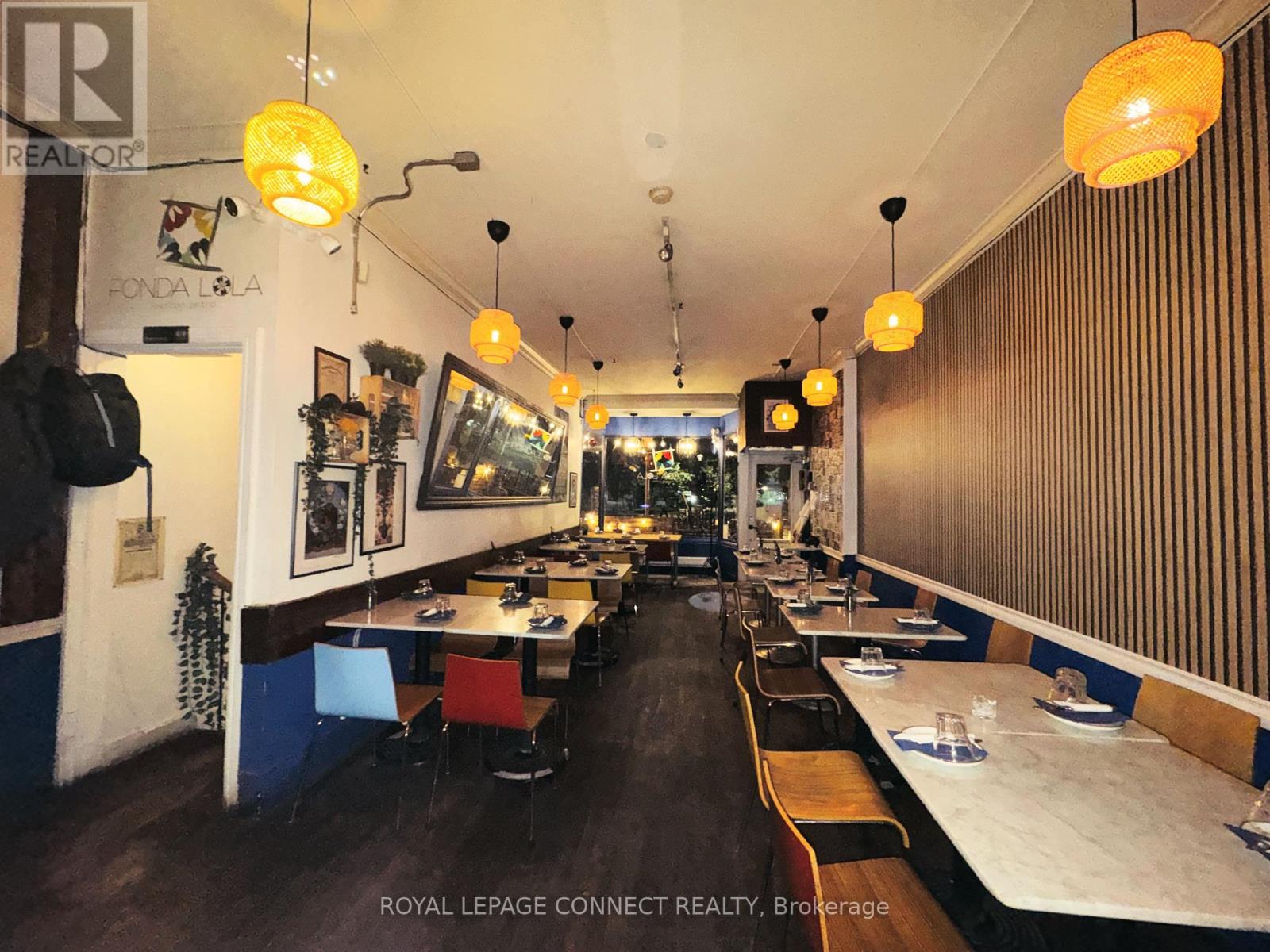 942 QUEEN STREET W