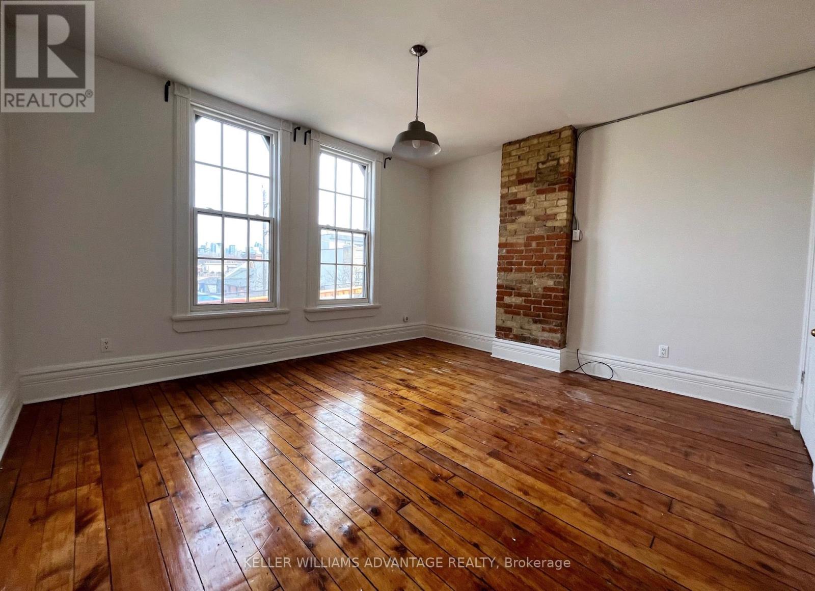 3RD FLR – 134 OSSINGTON AVENUE