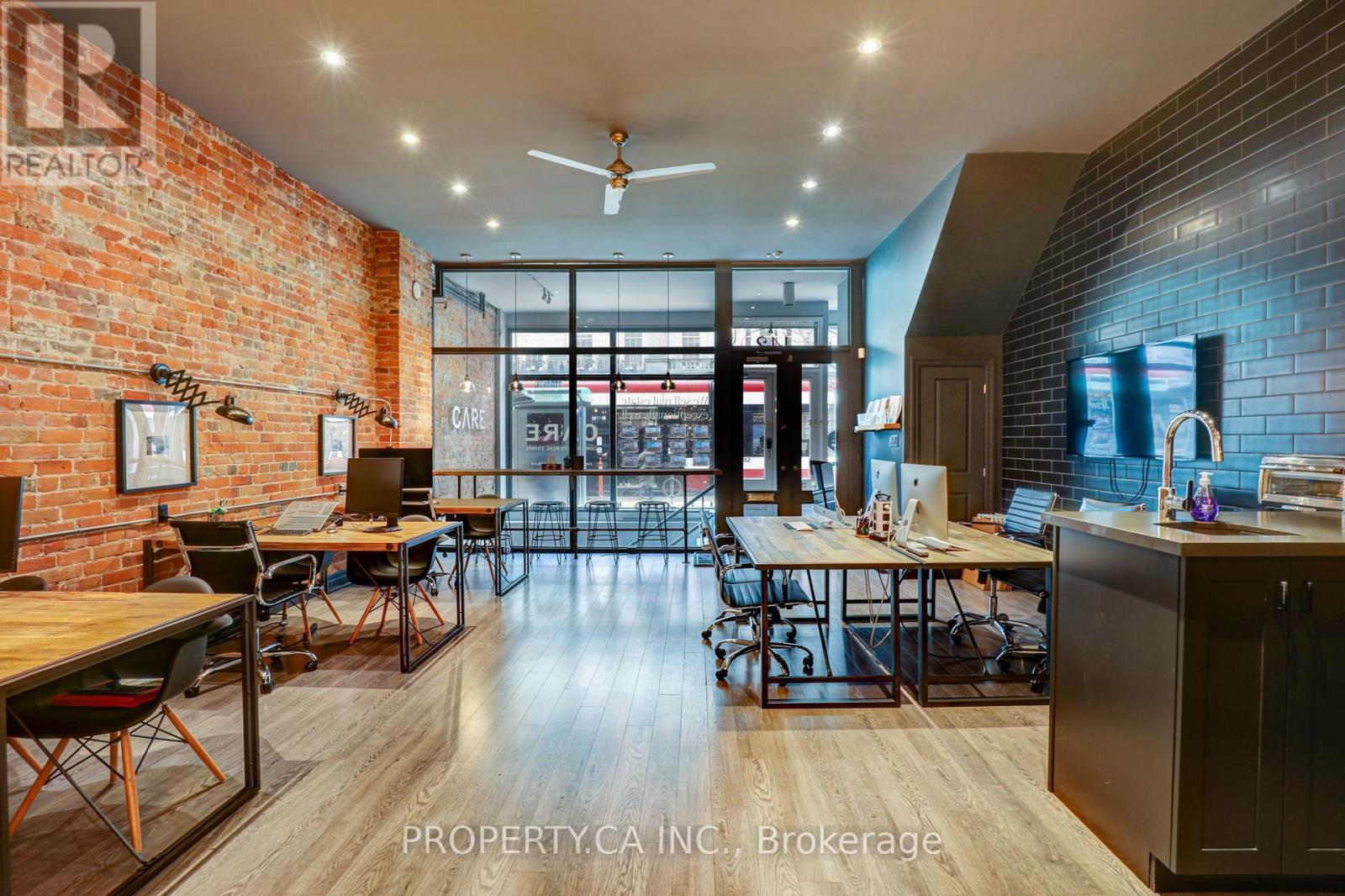MAIN & LOWER – 142 KING STREET E