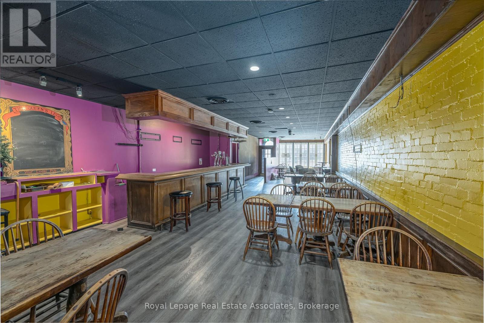 286 EGLINTON AVENUE W