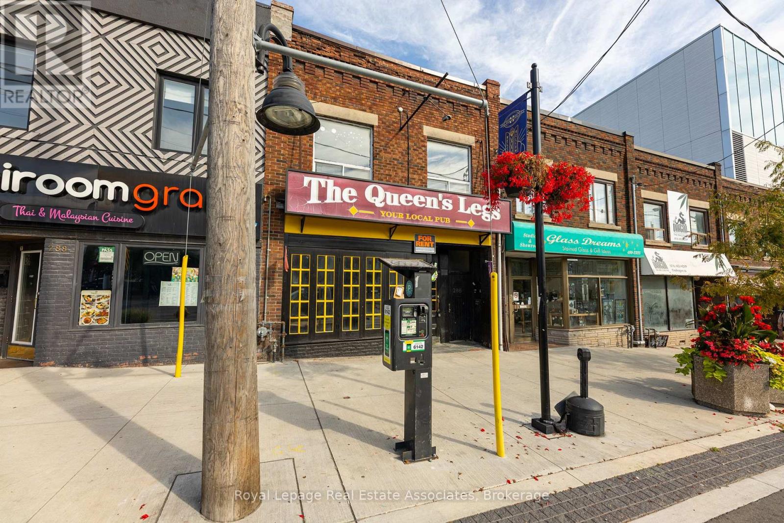 286 EGLINTON AVENUE W